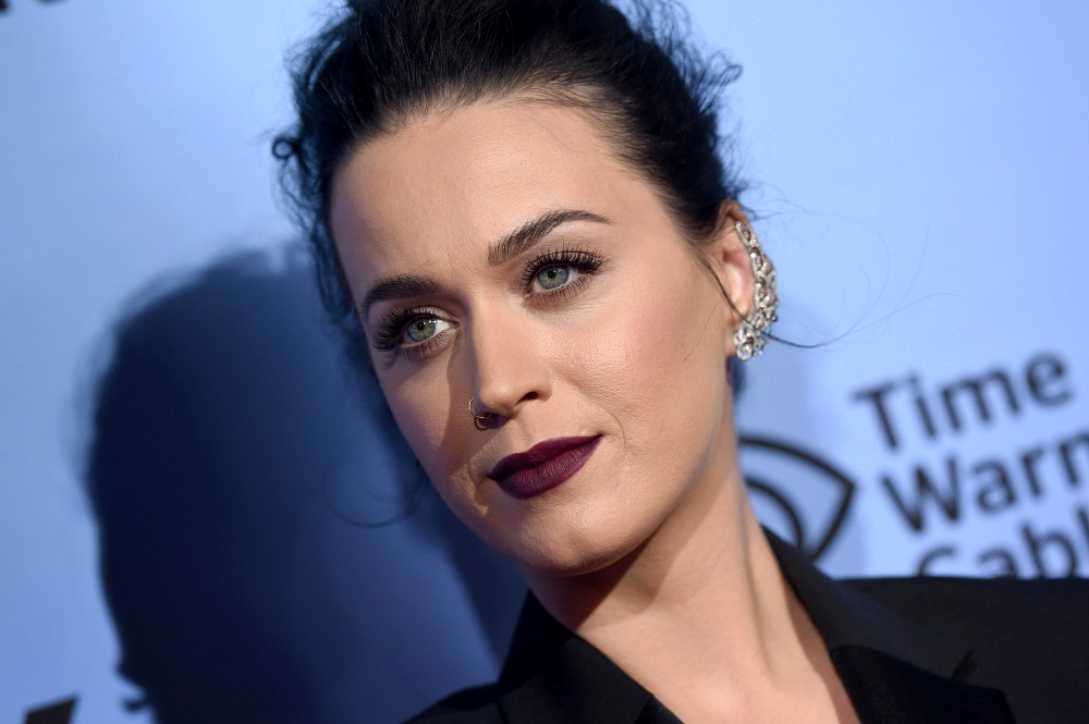 Ad:  Katy+Perry+Katy+Perry+Prismatic+World+Tour+eMfOSr58z8Cx.jpg
Gsterim: 466
Boyut:  92.7 KB