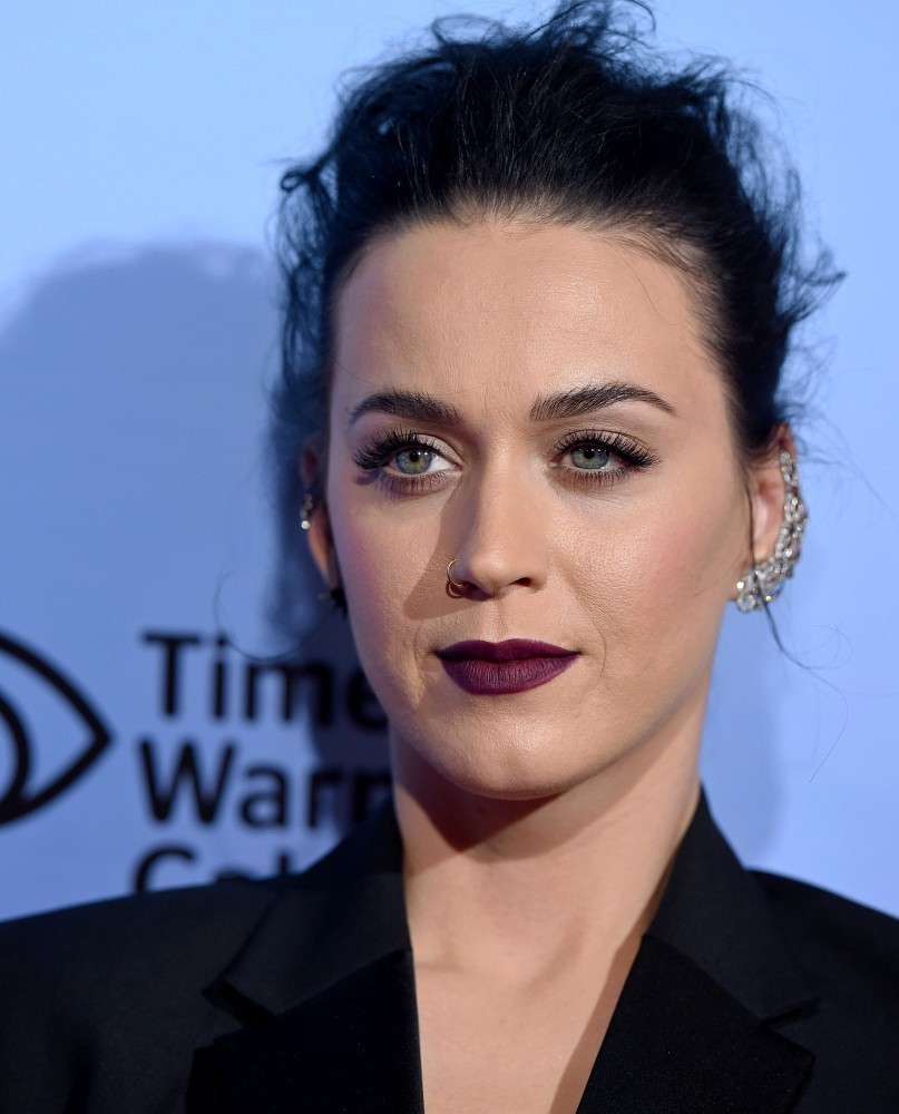 Ad:  Katy+Perry+Katy+Perry+Prismatic+World+Tour+D7glyGFzuEXx.jpg
Gsterim: 485
Boyut:  119.0 KB