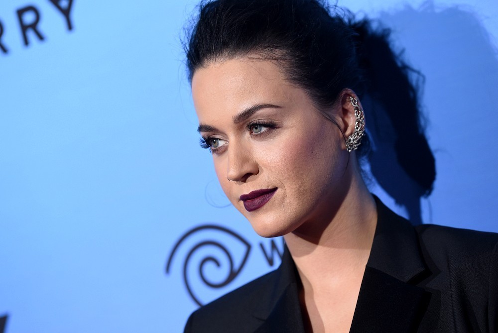 Ad:  Katy+Perry+Katy+Perry+Prismatic+World+Tour+zpLVlr8vfE4x.jpg
Gsterim: 494
Boyut:  90.5 KB