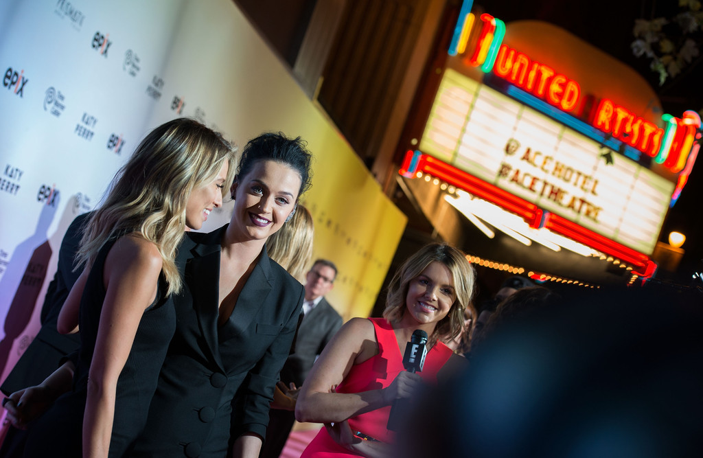 Ad:  Katy+Perry+Screening+EPIX+Katy+Perry+Prismatic+ZNp6jDjdA1Hx.jpg
Gsterim: 327
Boyut:  172.2 KB