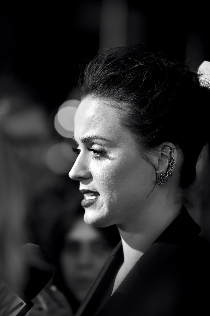 Ad:  Katy+Perry+Screening+EPIX+Katy+Perry+Prismatic+MU1L1zQZljdx.jpg
Gsterim: 445
Boyut:  84.1 KB