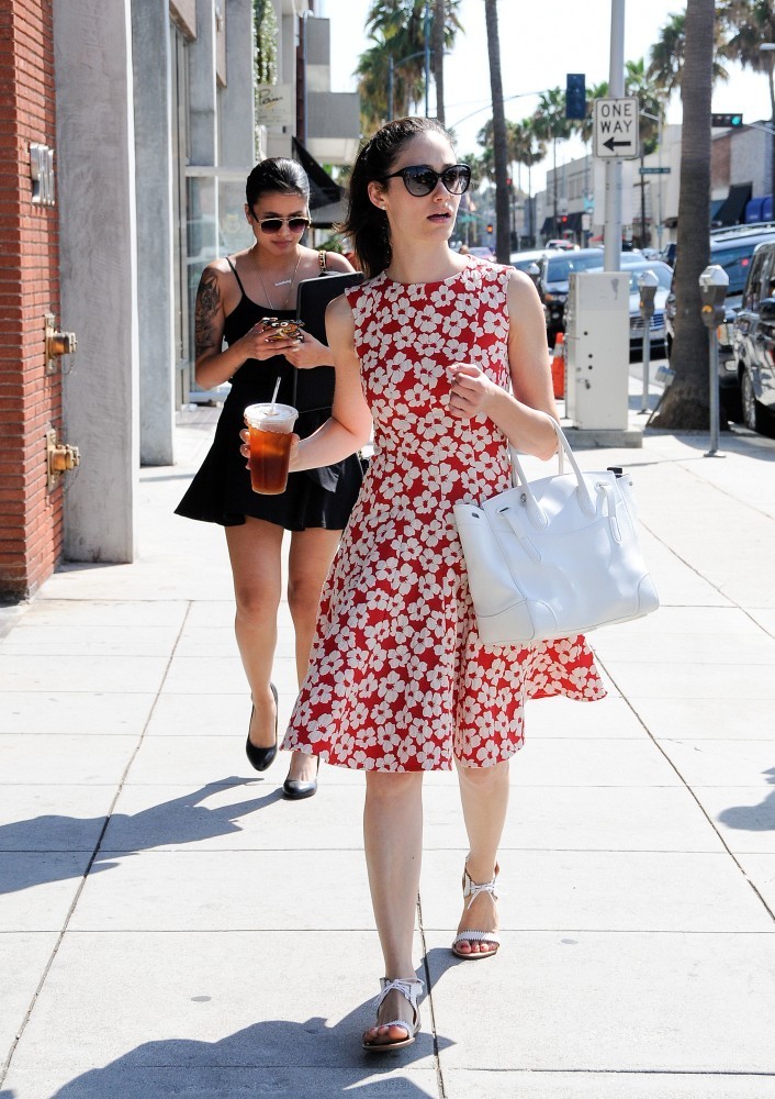 Ad: Emmy+Rossum+Emmy+Rossum+Steps+Out+Summer+Dress+RoNQU5wscVax.jpg
Gösterim: 375
Boyut: 202.7 KB