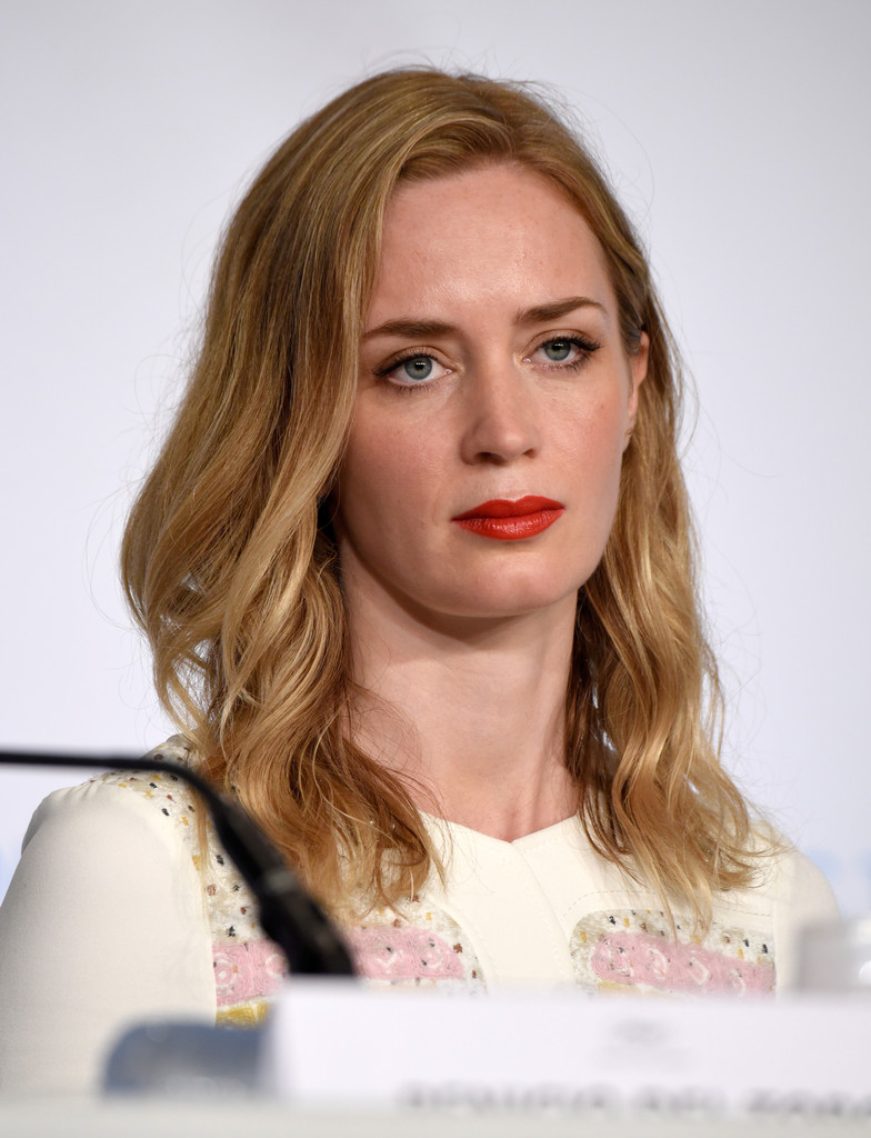 Ad:  Emily+Blunt+Sicario+Press+Conference+68th+_AjO5-J7Xfix.jpg
G�sterim: 532
Boyut:  161.1 KB