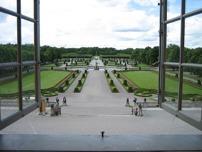 Ad:  800px-Drottningholm_gardens2005.jpg
Gsterim: 309
Boyut:  94.4 KB