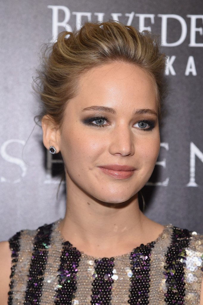 Ad:  Jennifer+Lawrence+Magnolia+Pictures+Cinema+y5bw_e5VX2_x.jpg
Gsterim: 205
Boyut:  175.7 KB