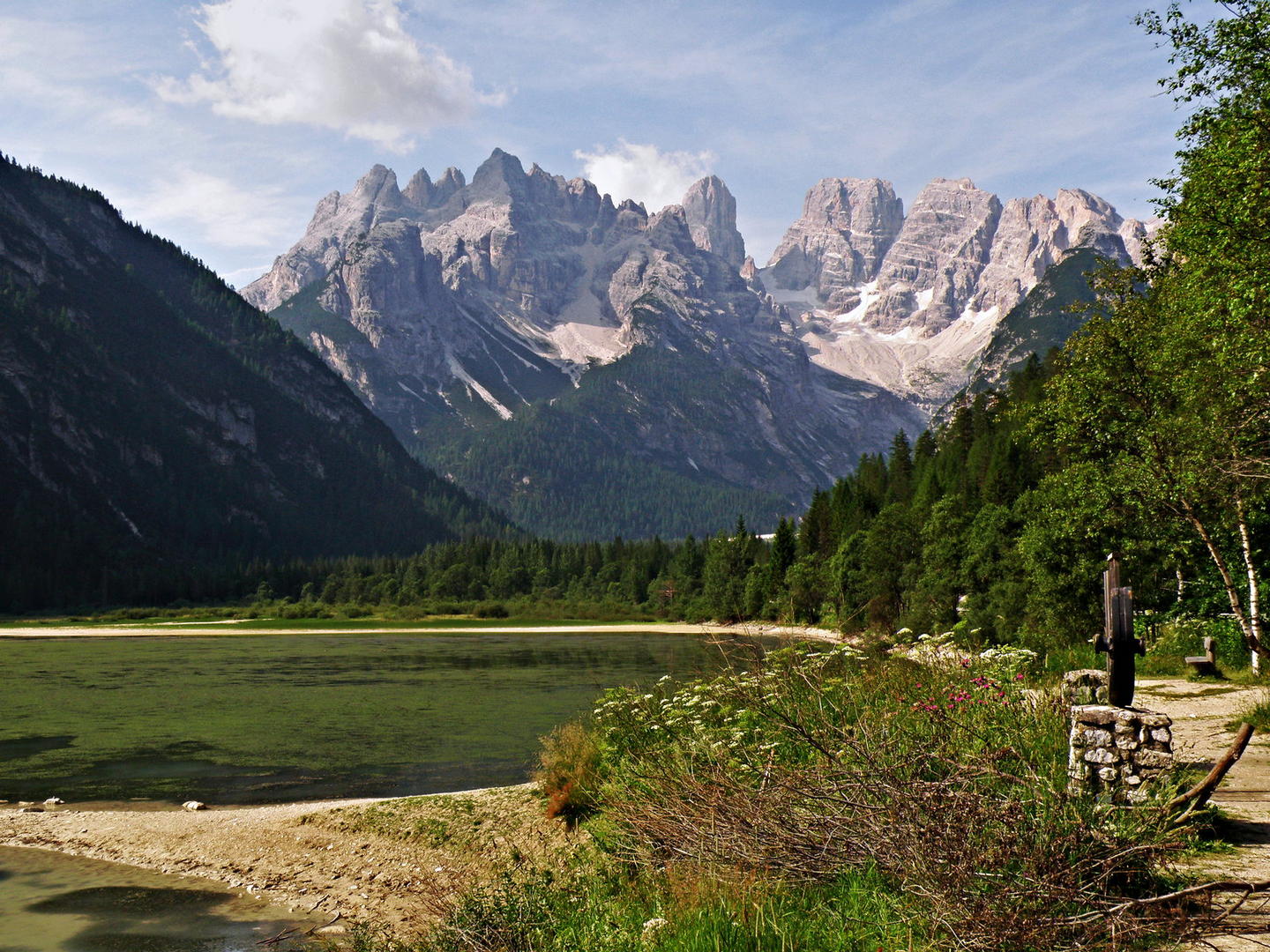 Ad:  landro_lake_by_sergiba-d951zrq.jpg
Gsterim: 438
Boyut:  356.2 KB