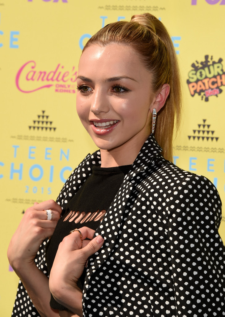 Ad:  Peyton+List+Teen+Choice+Awards+2015+Arrivals+vzWyb-DV_fPx.jpg
Gsterim: 249
Boyut:  231.9 KB