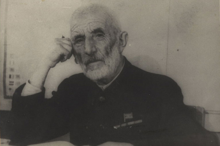 Ad: gamzat-tsadasa-(5).jpg
Gösterim: 759
Boyut: 35.8 KB