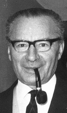 Ad: Mordechai_Tsanin,_1960_-_מרדכי_צאנין.jpg
Gösterim: 106
Boyut: 15.7 KB