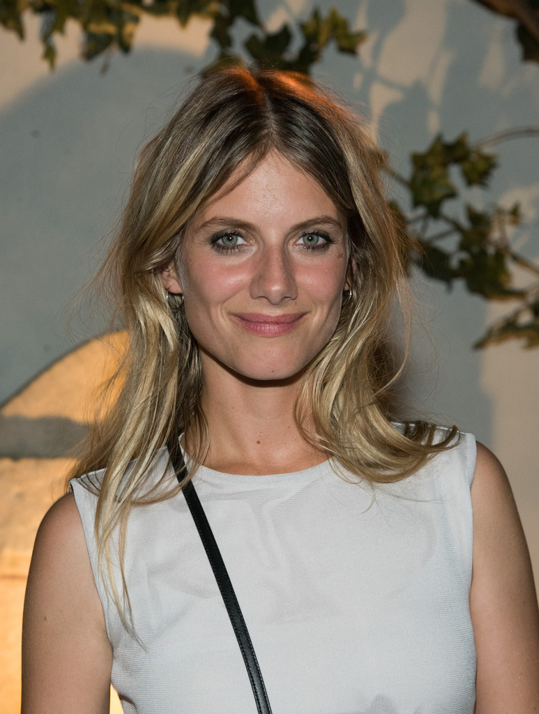 Ad:  Melanie+Laurent+Cinema+Society+Dior+Beauty+RwZ6DQmWB8kx.jpg
Gsterim: 705
Boyut:  194.8 KB