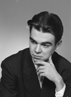 Ad: Pentti_Saarikoski_1958.jpg
Gösterim: 130
Boyut: 38.5 KB