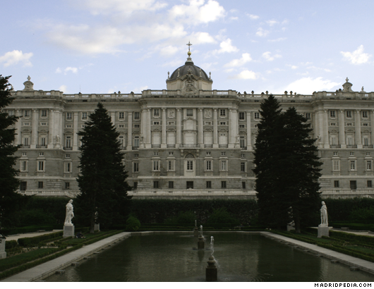 Ad:  madrid-palacio-real-desde-jardines-sabatini-200704.png
Gsterim: 267
Boyut:  317.2 KB