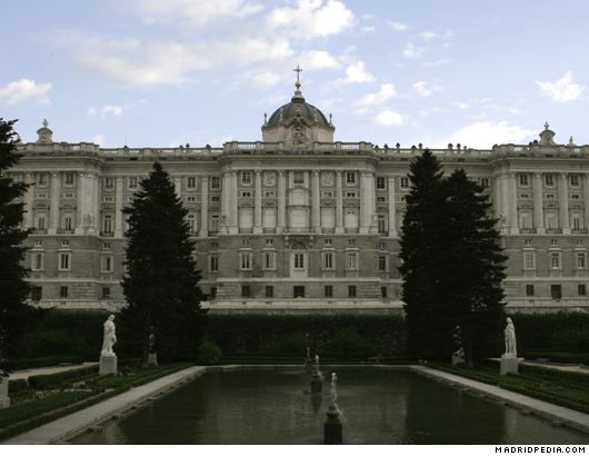 Ad: madrid-palacio-real-desde-jardines-sabatini-200704.png
Gösterim: 316
Boyut: 317.2 KB