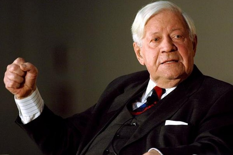 Ad:  helmutschmidt.jpg
Gsterim: 430
Boyut:  60.5 KB