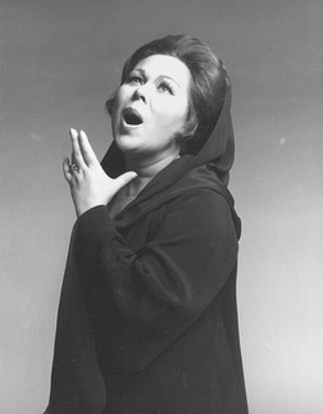 Ad:  renata.scotto.jpg
Gsterim: 152
Boyut:  96.5 KB