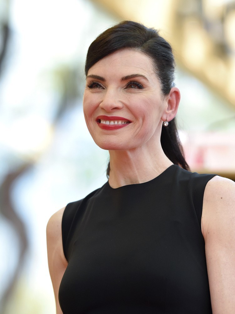 Ad:  Julianna+Margulies+Julianna+Margulies+Walk+a_1j4y9BdXHx.jpg
Gsterim: 443
Boyut:  88.2 KB