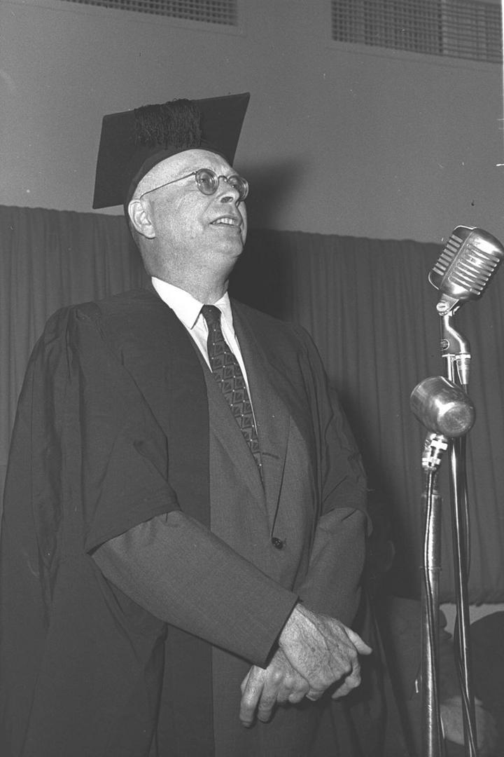 Ad:  WilliamAlbright.jpg
G�sterim: 287
Boyut:  60.9 KB