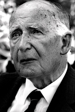 Ad: Sir Bernard Lovell.jpg
Gösterim: 277
Boyut: 48.6 KB