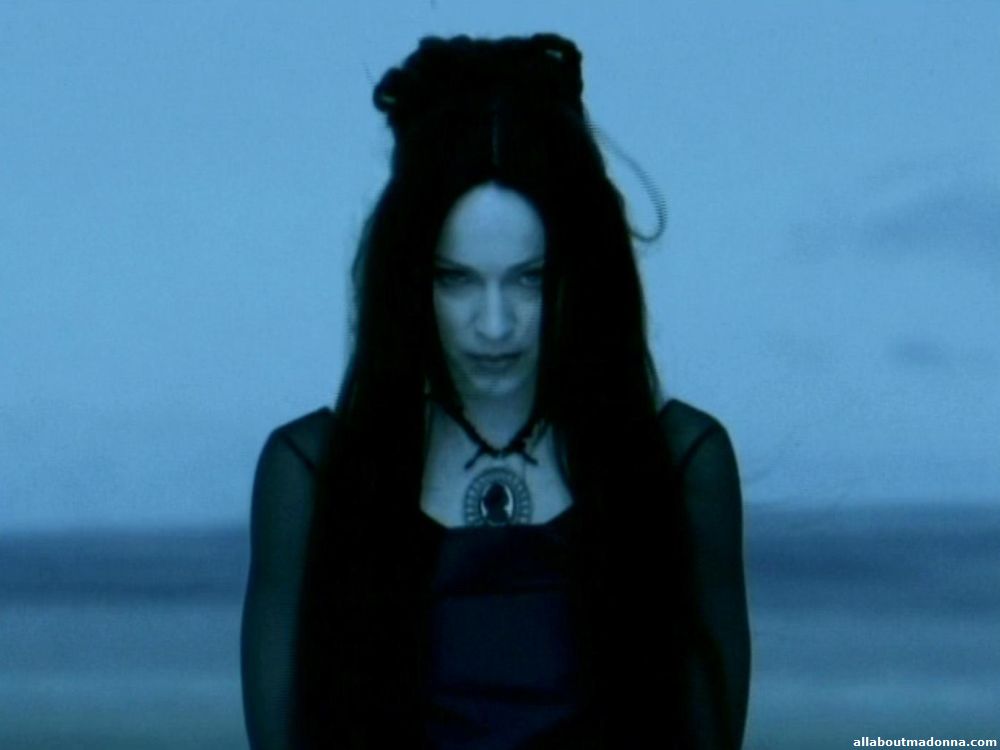 Ad:  MADONNA 8.jpg
Gsterim: 648
Boyut:  36.3 KB