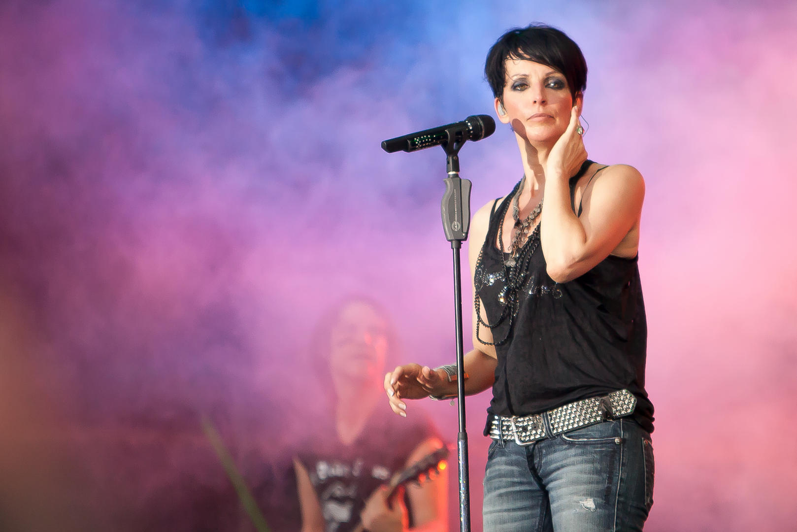 Ad: Nena.jpg
Gösterim: 10706
Boyut: 137.8 KB