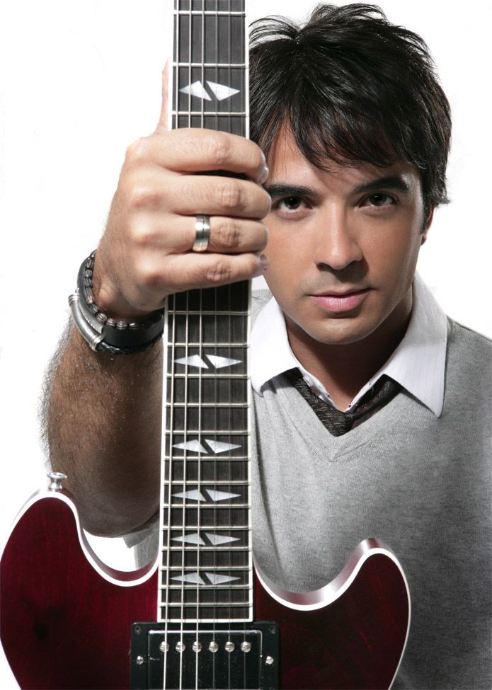 Ad:  Luis Fonsi.jpg
Gsterim: 862
Boyut:  101.3 KB