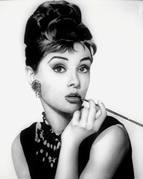 Ad:  audrey hepburn.jpg
Gsterim: 1962
Boyut:  59.5 KB