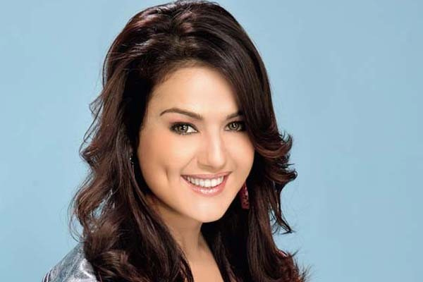 Ad:  Preity Zinta.jpg
Gsterim: 1245
Boyut:  60.6 KB