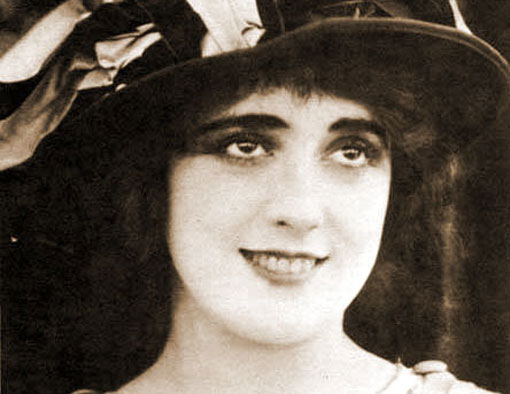 Ad: Alice Davenport.jpg
Gösterim: 328
Boyut: 38.3 KB