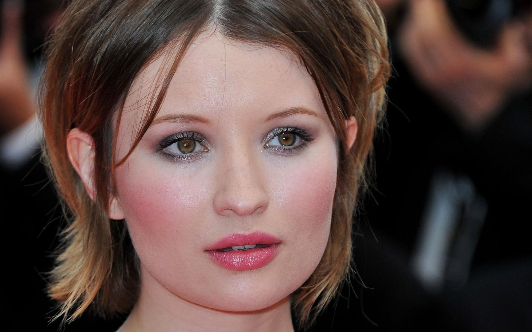 Ad: Emily Browning.jpg
Gösterim: 755
Boyut: 167.4 KB
