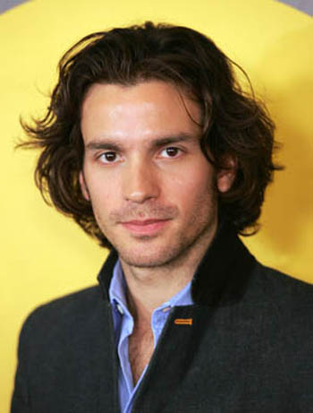Ad: Santiago Cabrera.jpg
Gösterim: 786
Boyut: 21.4 KB