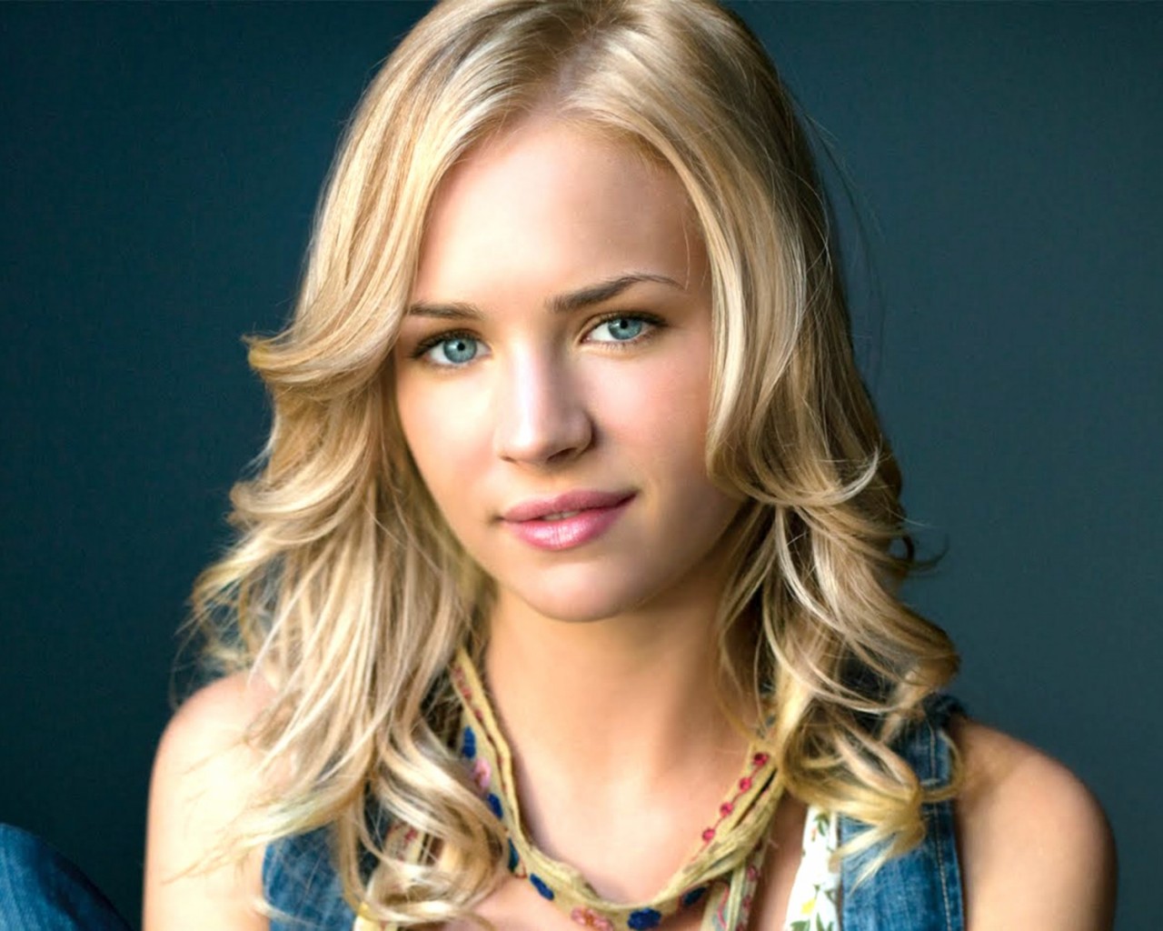 Ad: Britt Robertson.jpg
Gösterim: 727
Boyut: 192.4 KB