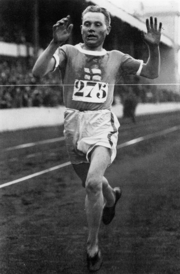 Ad:  Paavo Nurmi.jpg
Gsterim: 842
Boyut:  88.1 KB