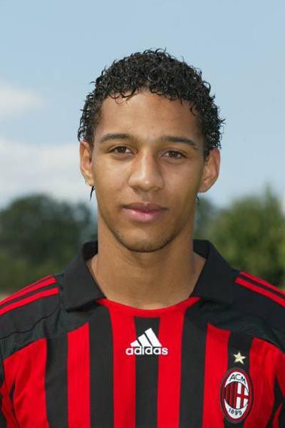 Ad:  Willy Aubameyang.jpg
Gsterim: 499
Boyut:  26.8 KB