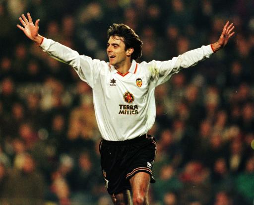 Ad: claudio lopez.jpg
Gösterim: 321
Boyut: 27.6 KB