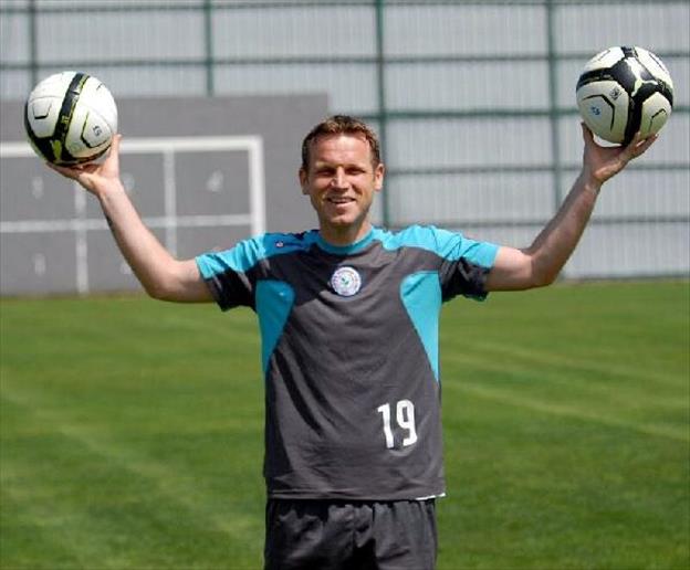 Ad:  Florin Cernat.jpeg
G�sterim: 164
Boyut:  35.7 KB