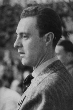 Ad: Karl Schafer.jpg
Gösterim: 308
Boyut: 31.9 KB