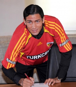 Ad: Leonardo Escobar.jpg
Gösterim: 289
Boyut: 60.7 KB