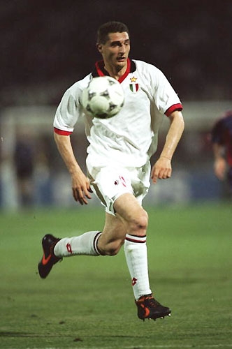 Ad:  Daniele Massaro.jpg
Gsterim: 561
Boyut:  67.5 KB