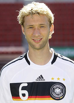 Ad: Simon Rolfes.jpg
Gösterim: 284
Boyut: 21.2 KB