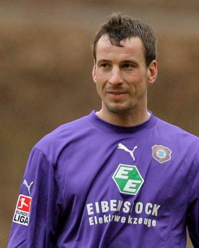 Ad:  Adam Petrous.jpg
Gsterim: 318
Boyut:  35.6 KB