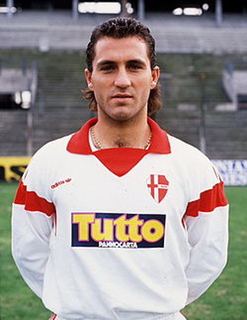 Ad: Angelo Di Livio.jpg
Gösterim: 857
Boyut: 67.3 KB