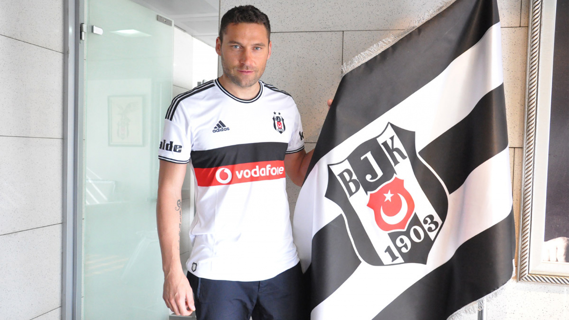 Ad:  dusko-tosic-besiktas.jpg
Gsterim: 602
Boyut:  991.1 KB