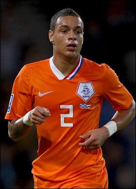 Ad: Gregory van der Wiel.jpg
Gösterim: 427
Boyut: 19.5 KB
