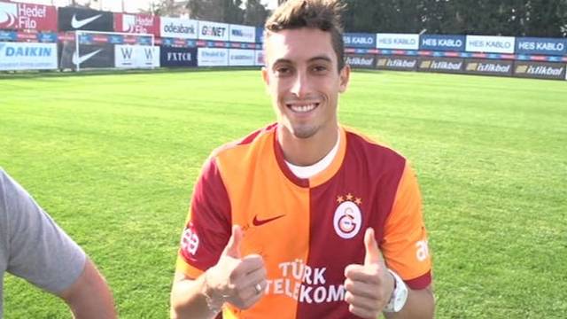 Ad:  Alex Telles.jpg
Gsterim: 565
Boyut:  36.7 KB