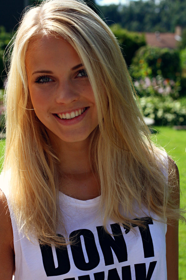 Ad:  Emilie Marie Nereng.jpg
Gsterim: 4385
Boyut:  137.6 KB
