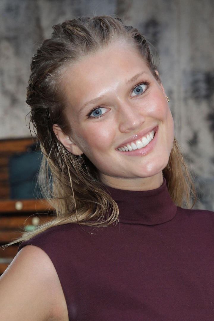 Ad:  Toni Garrn.jpg
Gsterim: 1302
Boyut:  85.3 KB