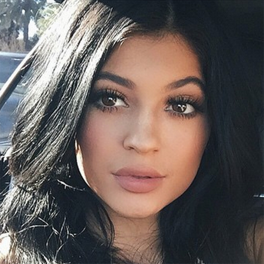 Ad: Kylie Jenner.jpg
Gösterim: 606
Boyut: 219.5 KB