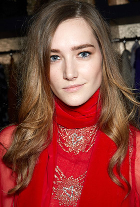 Ad:  Josephine Le Tutour.jpg
Gsterim: 346
Boyut:  56.3 KB