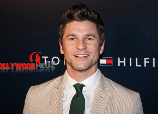 Ad:  David Burtka.jpg
Gsterim: 480
Boyut:  156.3 KB