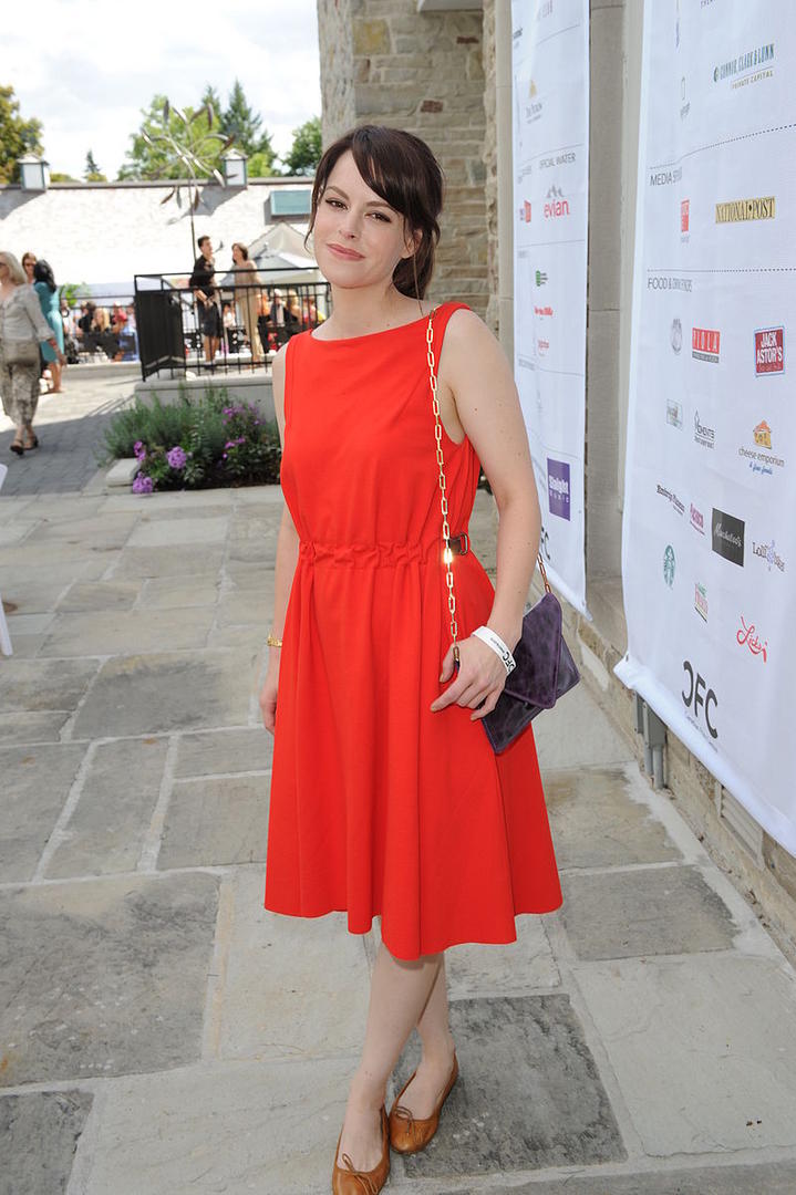 Ad: kırmızılı kadın.jpg
Gösterim: 415
Boyut: 101.6 KB